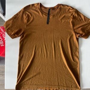 Metal Vent Tech Short-Sleeve Orange